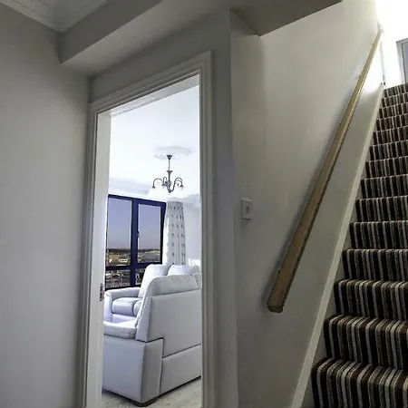Penthouse With Rooftop Terrace Apartamento Galway